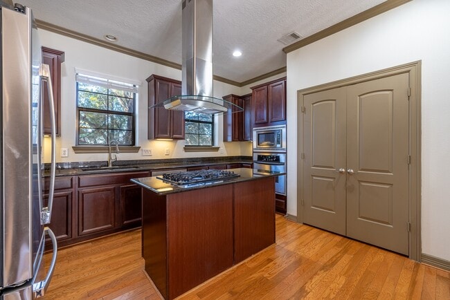 Building Photo - 10626 Clearview Villa Pl