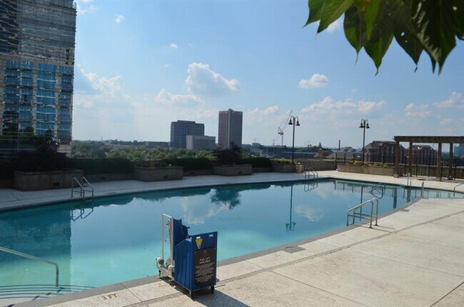 Building Photo - 400 W Peachtree St NW