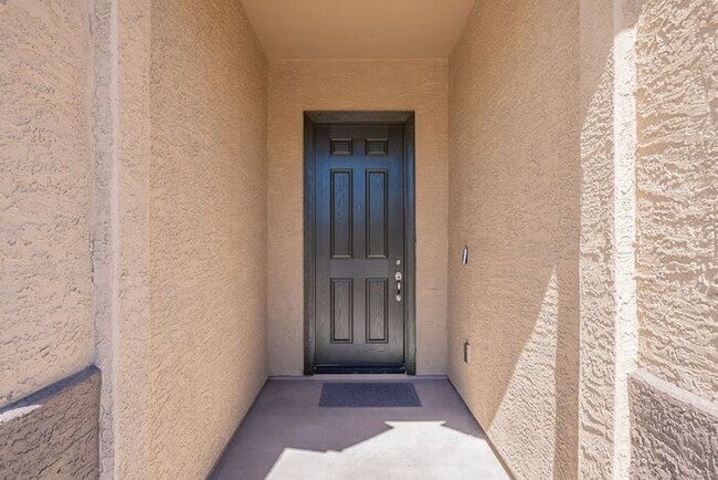 Building Photo - Bright & Spacious 4-Bed Home with 3-Car Ga...