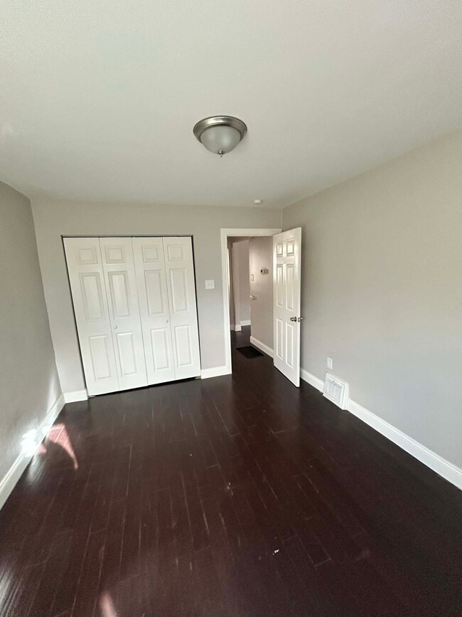 Building Photo - 8713 Susan Ave