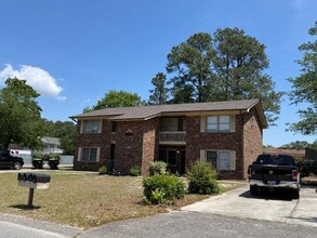 Building Photo - 4047 Fairway Dr