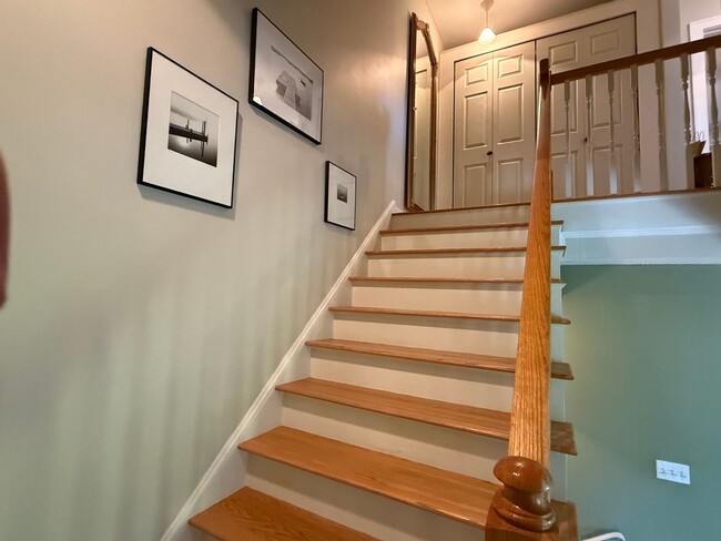 Building Photo - Charming 3-Bedroom Condo in Laconia, NH – ...