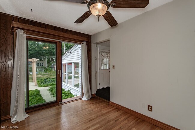 Building Photo - 8279 Westmoor Rd