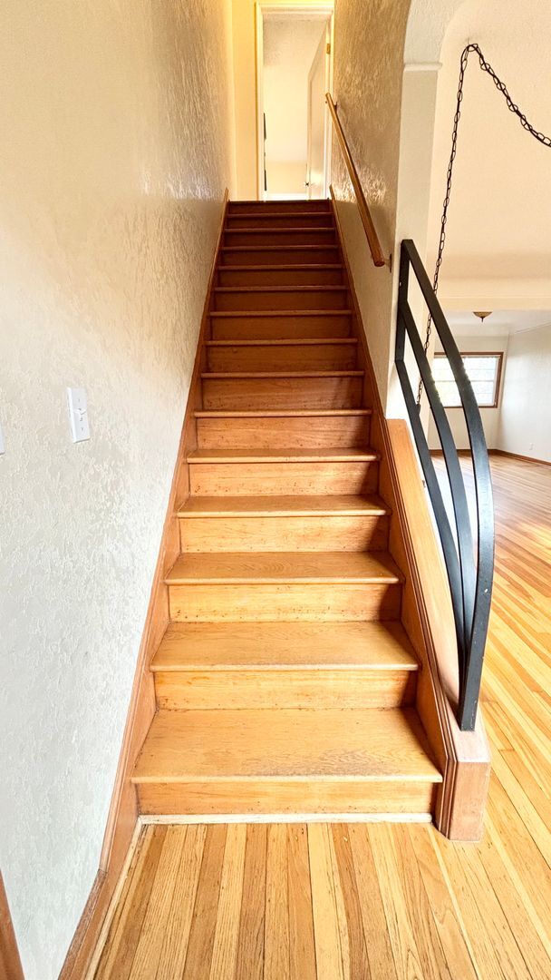 Building Photo - Modern Comfort in the Heart of Hosford Abernethy!