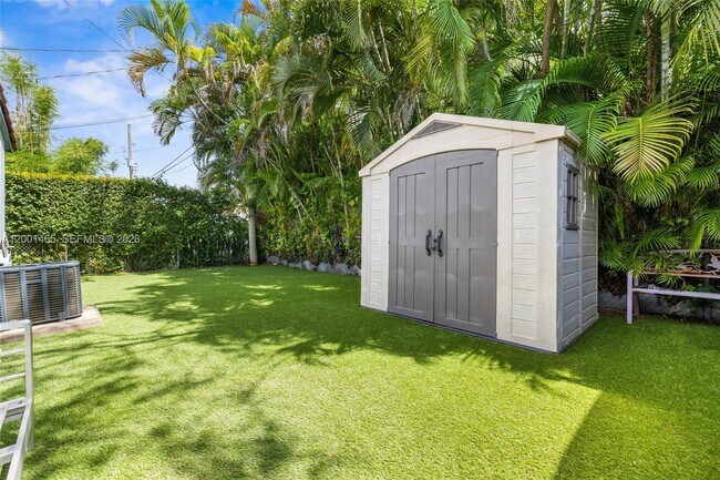 Building Photo - 2121 Red Rd