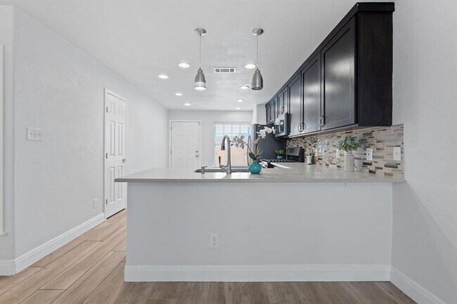 Building Photo - 6001 Jain Ln