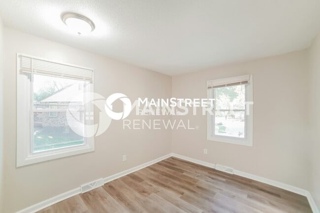 Building Photo - 3 Bedroom Pet-Friendly Home in BLUE SPRING...