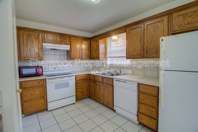 Building Photo - 10120 Cordoba Ct