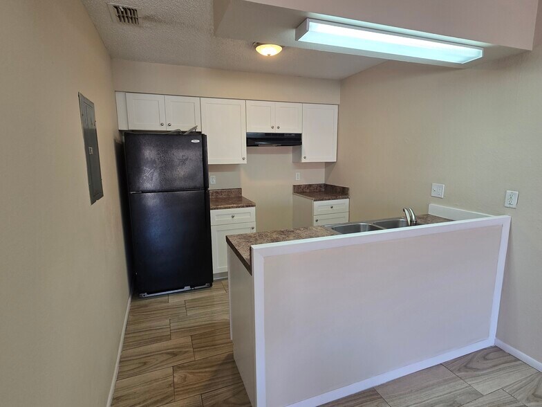 Building Photo - 5420 SE 30th Pl