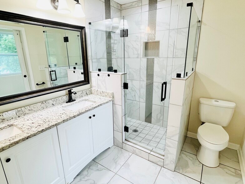 Building Photo - 2270 Miriam Ln