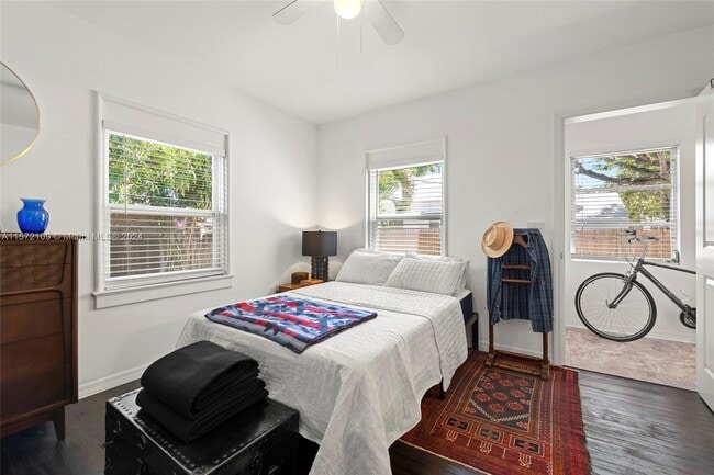 Building Photo - 637 37th St