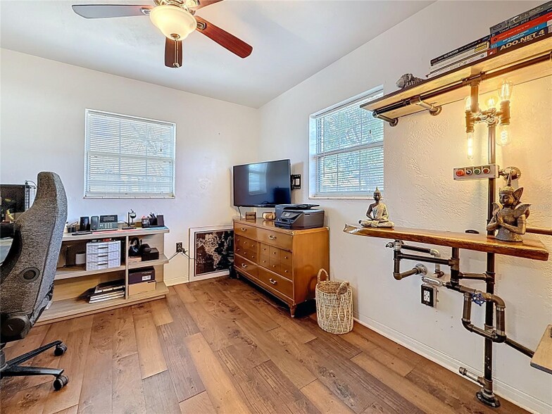 Building Photo - 3501 Beechwood Terrace