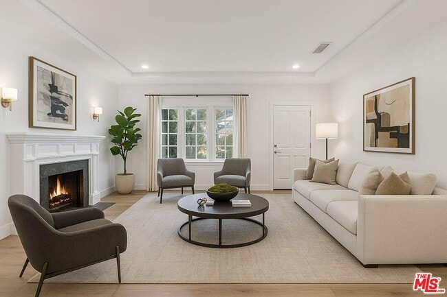 Building Photo - 641 N Martel Ave