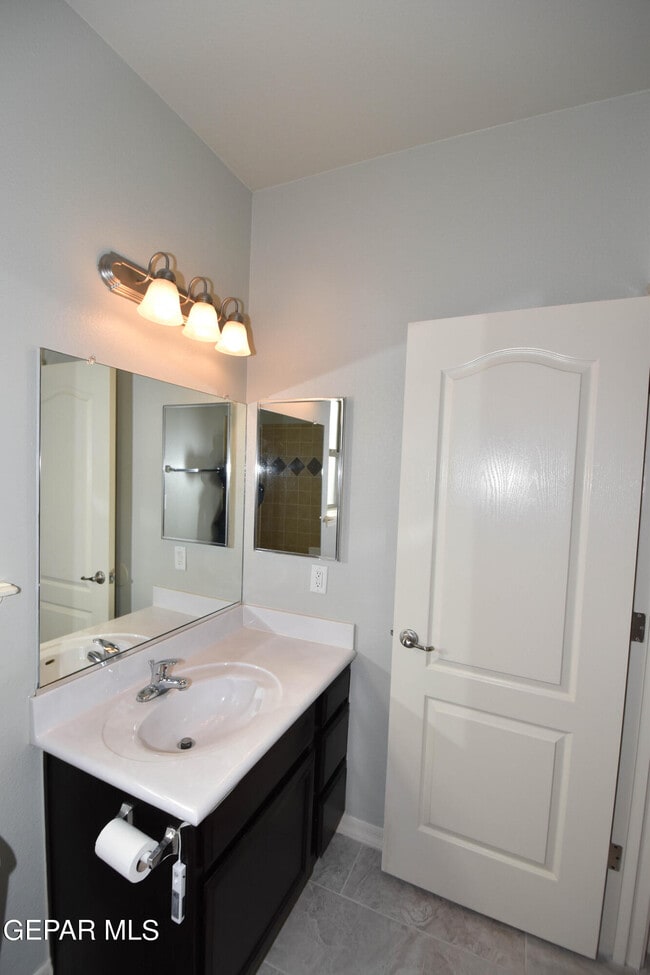 Building Photo - 14325 Navajo Point Dr