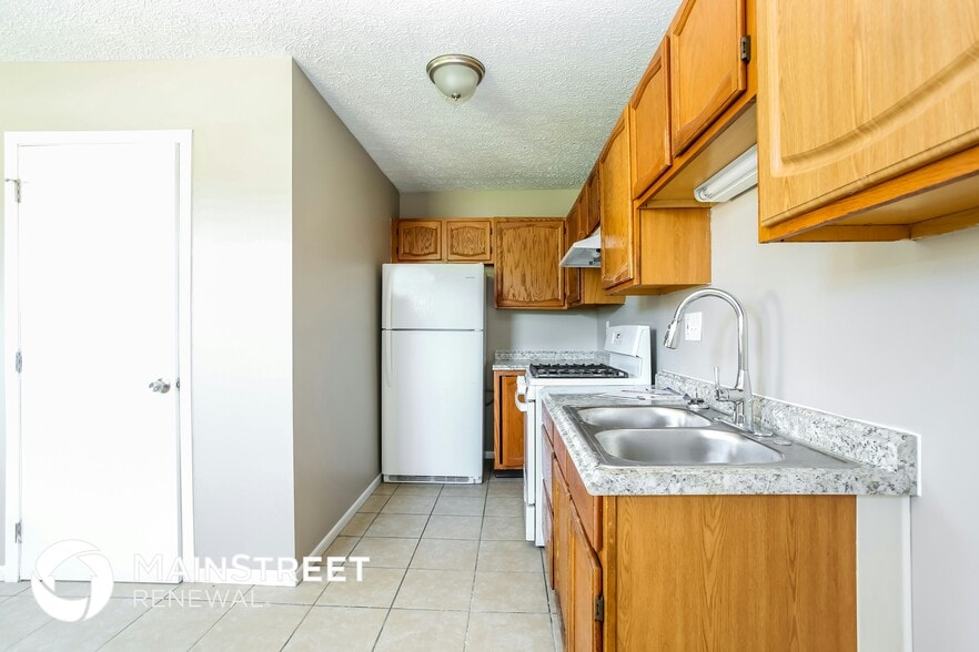 Building Photo - 1305 Coburg Rd