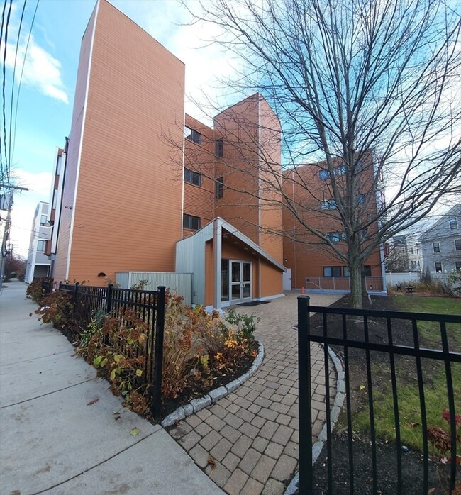 Building Photo - 24 Bay State Rd