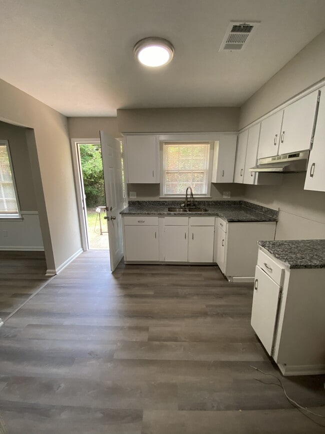 Building Photo - 4253 Ridgefield Ct