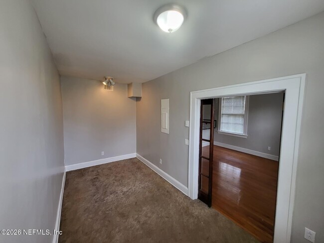 Building Photo - 1310 Willow Branch Ave