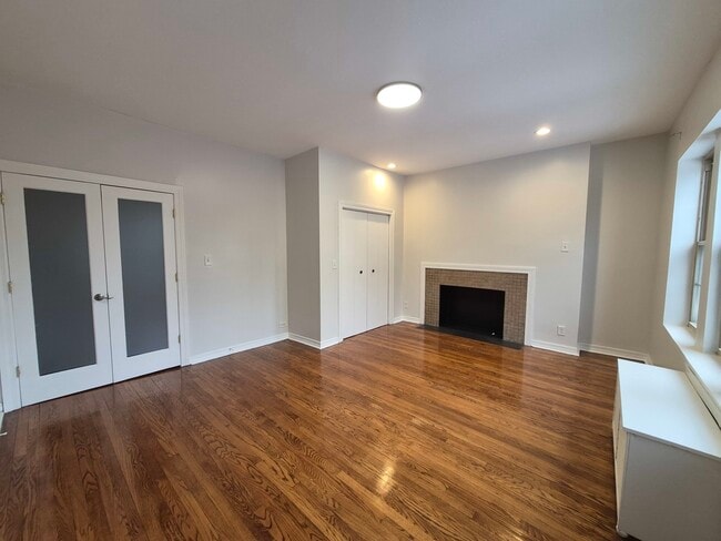 Building Photo - 6830 S South Shore Dr