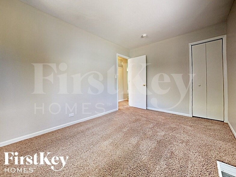 Building Photo - 254 E Wayne Pl