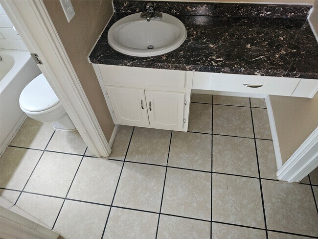 Building Photo - 17323 Glenhew Rd