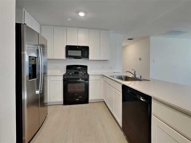 Building Photo - 1624 Parlier St