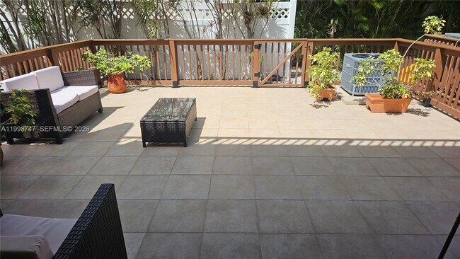 Building Photo - 16446 NE 27th Pl