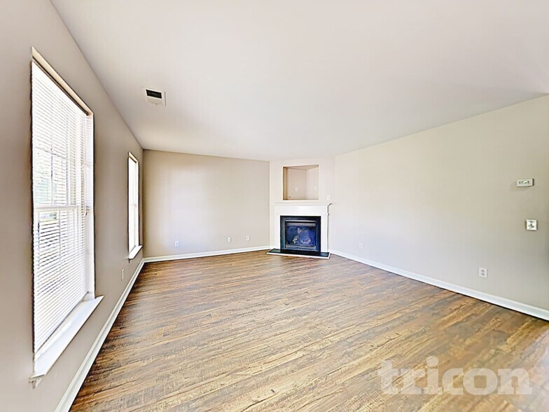 Building Photo - 1305 Peach Park Ln