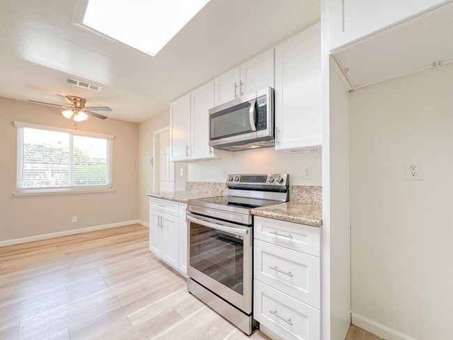 Building Photo - Santa Ana - Gorgeous Interior Remodel 4 be...