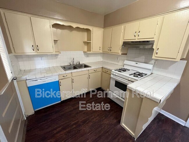 Building Photo - 2911 Gardenia St