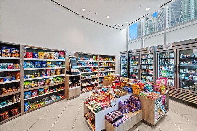 Building Photo - 851 NE 1st Ave