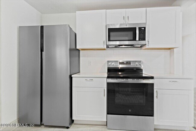 Building Photo - 3058 Rosselle St