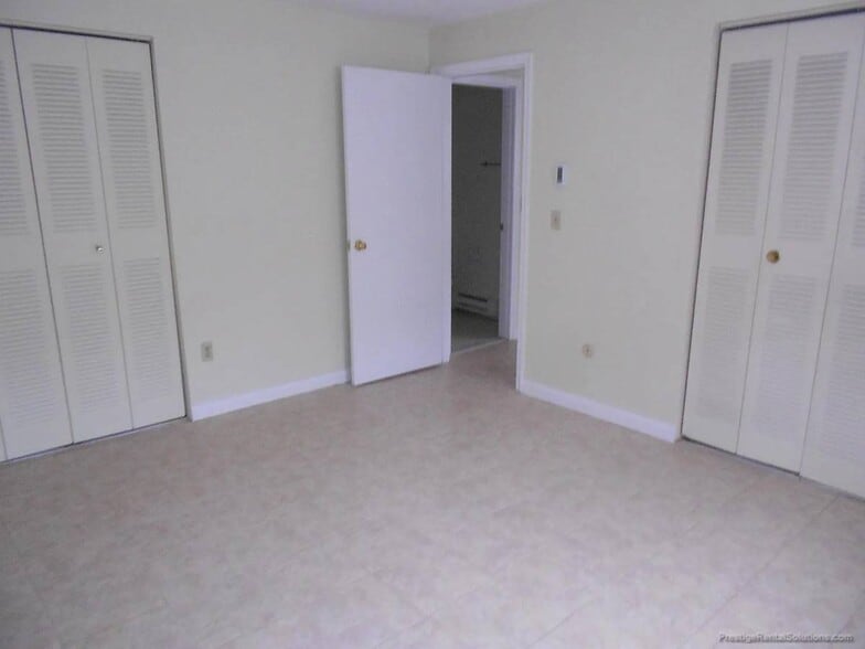 Building Photo - 740 Central St