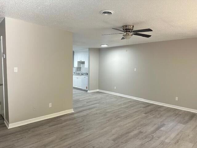 Building Photo - 3095 Brookside Dr NW
