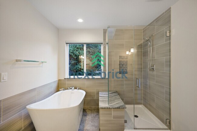 Building Photo - Quiet and Spacious 5-Bedroom Haven w/ 2.5 Baths – 2420 Sq Ft of Comfort Awaits!