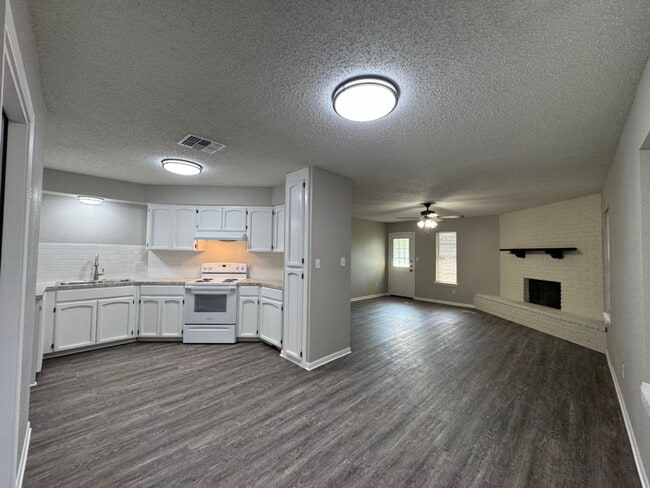 Building Photo - Meadowcreek Subdivision
