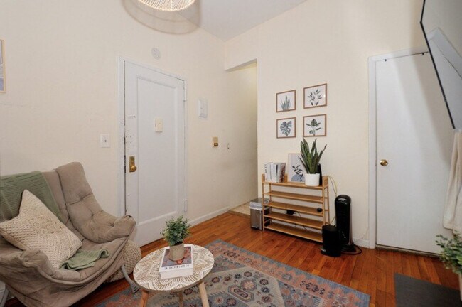 Building Photo - 1762 2nd Ave