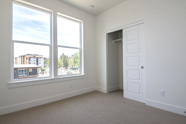 Building Photo - 478 E Violets Cv Ln