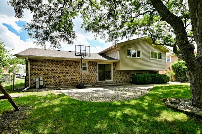 Building Photo - 2360 N Drury Ln