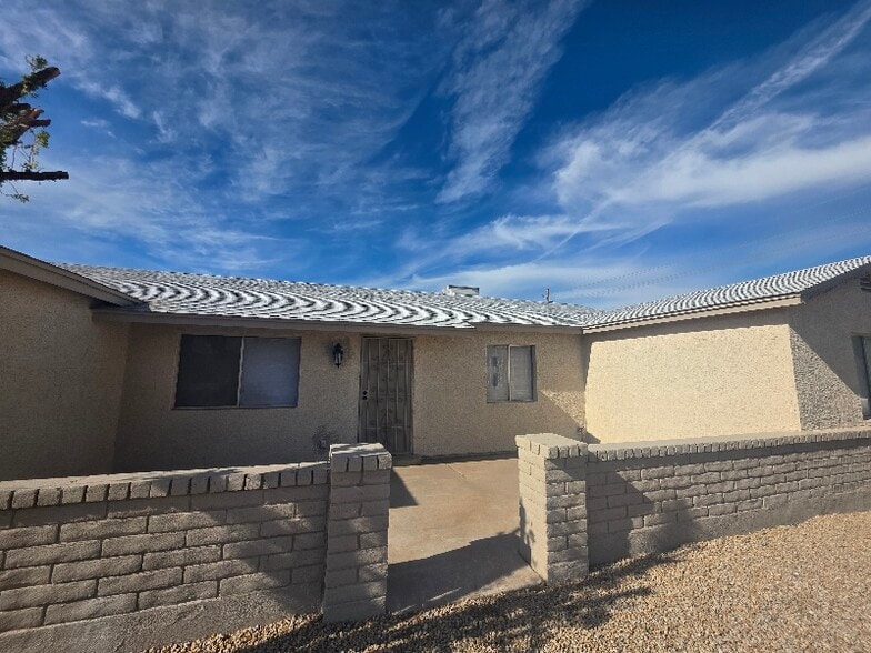 Building Photo - 4852 N 81st Dr