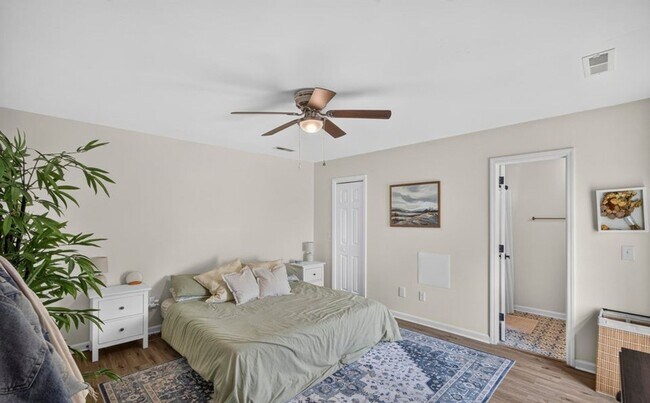 Building Photo - 7101 Alamosa Dr
