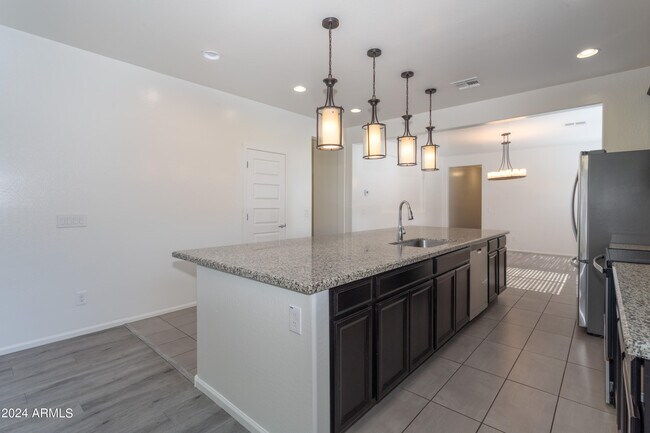 Building Photo - 10432 W Papago St