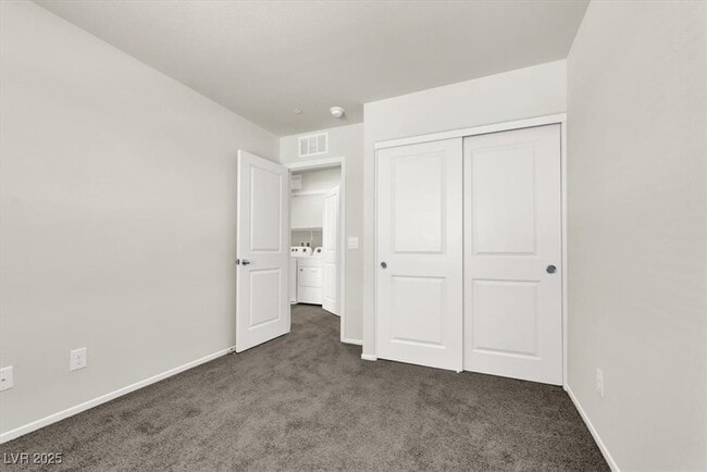 Building Photo - 6065 Amaryllis Fls St