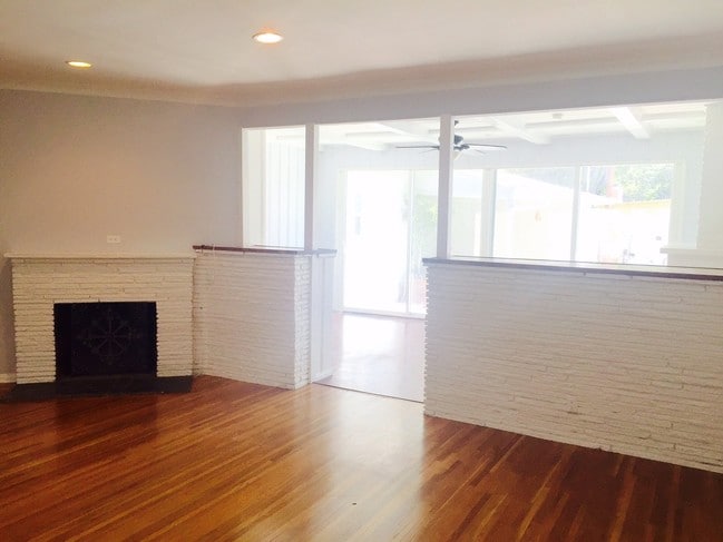 Building Photo - 13306 Magnolia Blvd