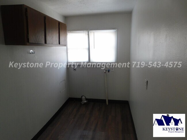 Building Photo - 906 N Glendale Ave