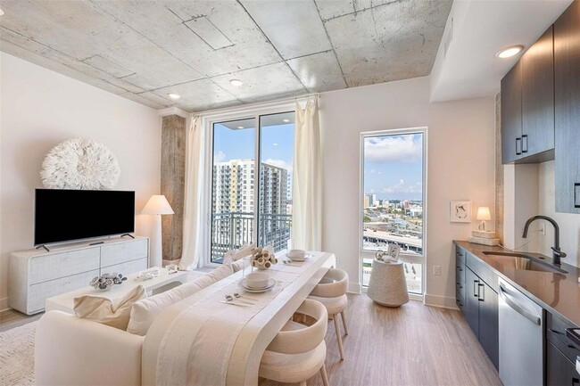 Building Photo - 601 N 12th St