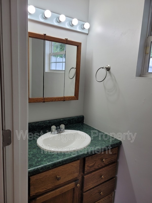 Building Photo - 3751 Summerlee Rd