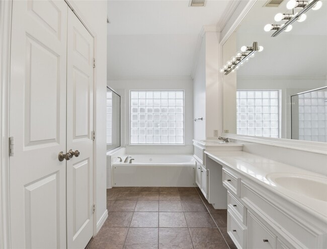 Building Photo - 1314 W Webster St