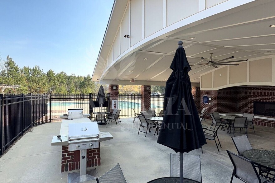 Building Photo - 1306 Farm Pond Trl