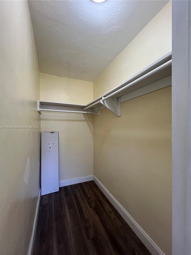 Building Photo - 770 NW 179th St
